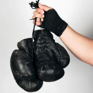 Czarne rękawice bokserskie