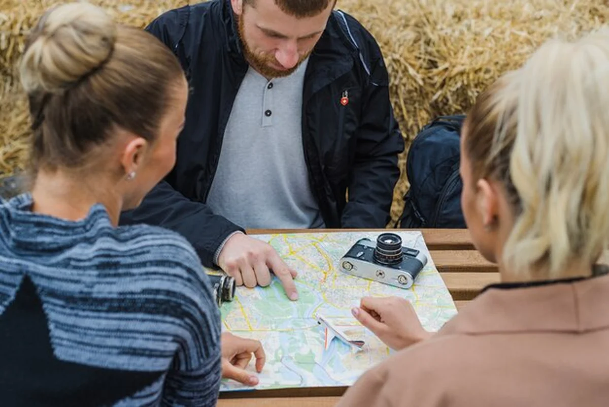 Turyści z mapy w tabeli